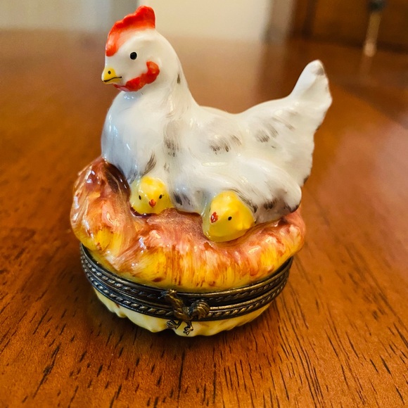 VINTAGE LIMOGES BOX ~ Chicken 🐓 & Chicks 🐣